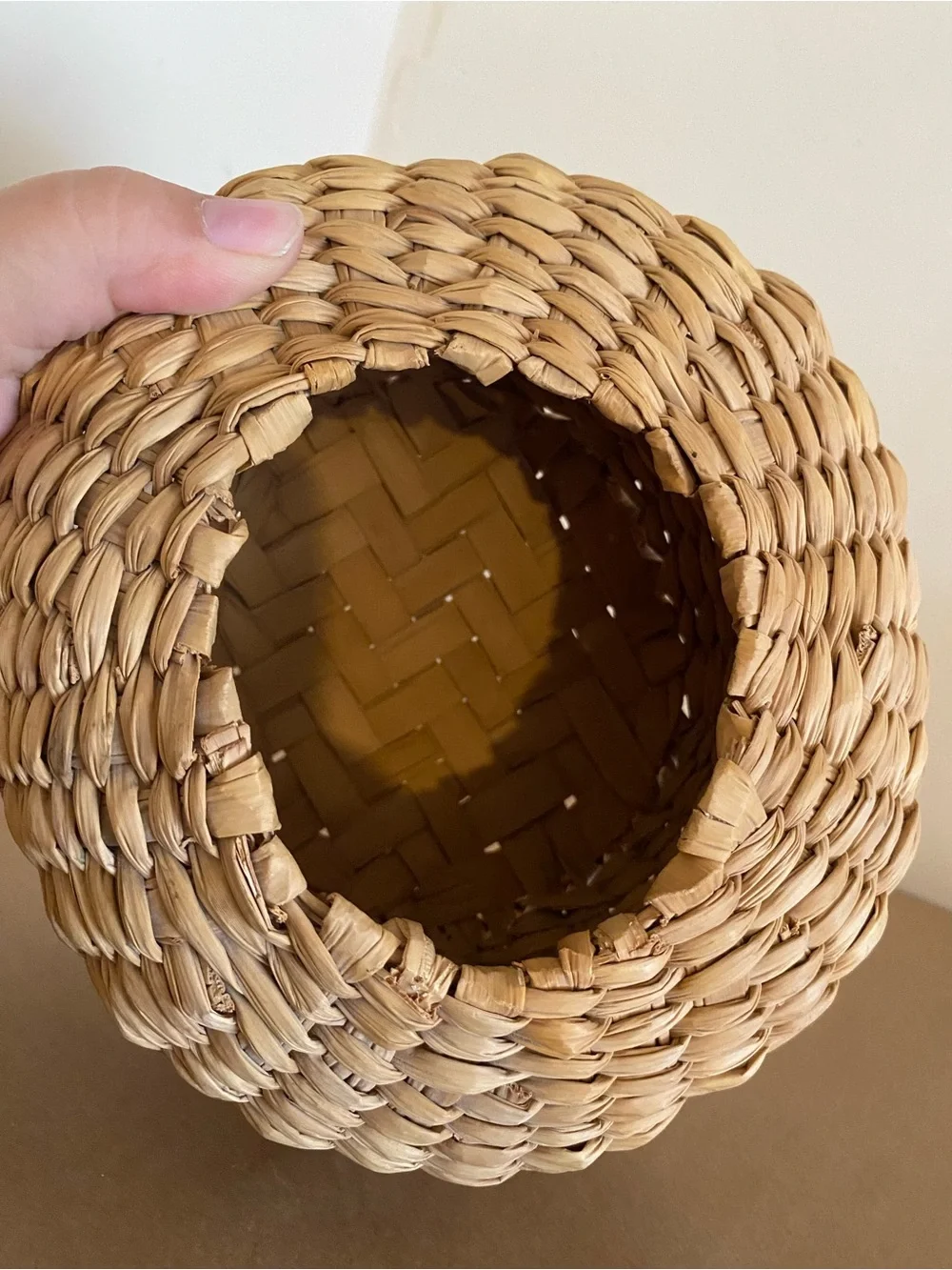 Woven Natural Seagrass wicker Storage Basket Natural, Vase shape bulbous , tan